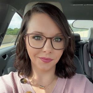 Meet your Posher, Alyshia